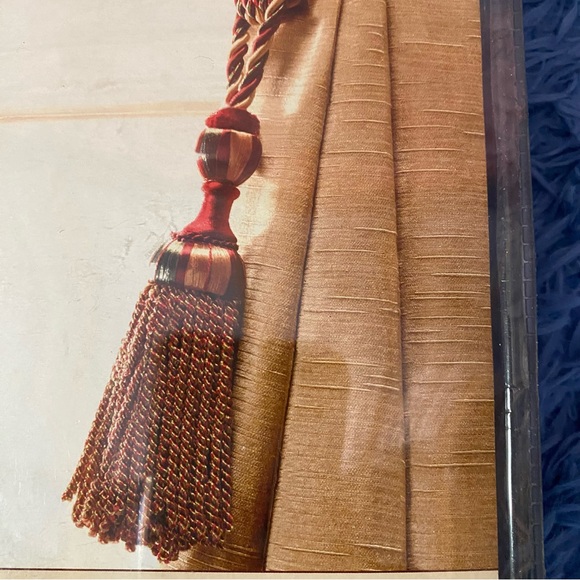 Charlemagne 2 Tassel Rope Tiebacks - Picture 3 of 8